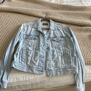 American eagle light wash jean jacket